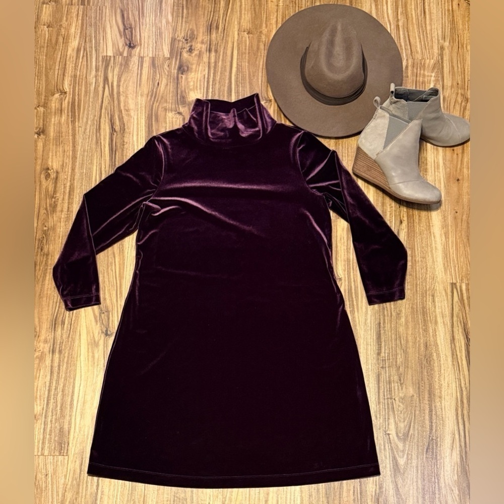 Jones New York 8 medium dress purple Velvet Turtleneck long sleeve knee stretch